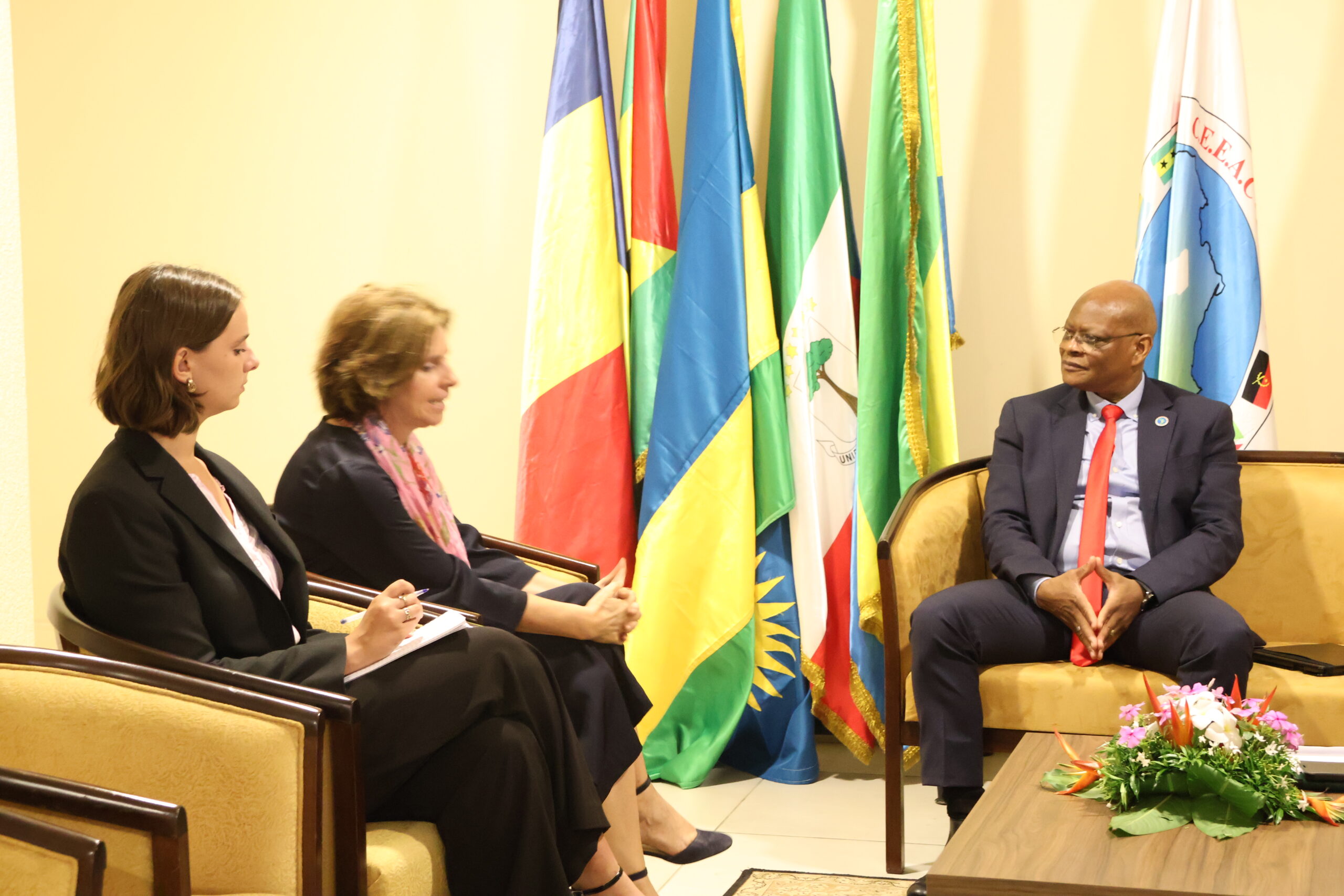 Deux nouveaux ambassadeurs accrédités auprès de la Commission de la CEEAC — 10