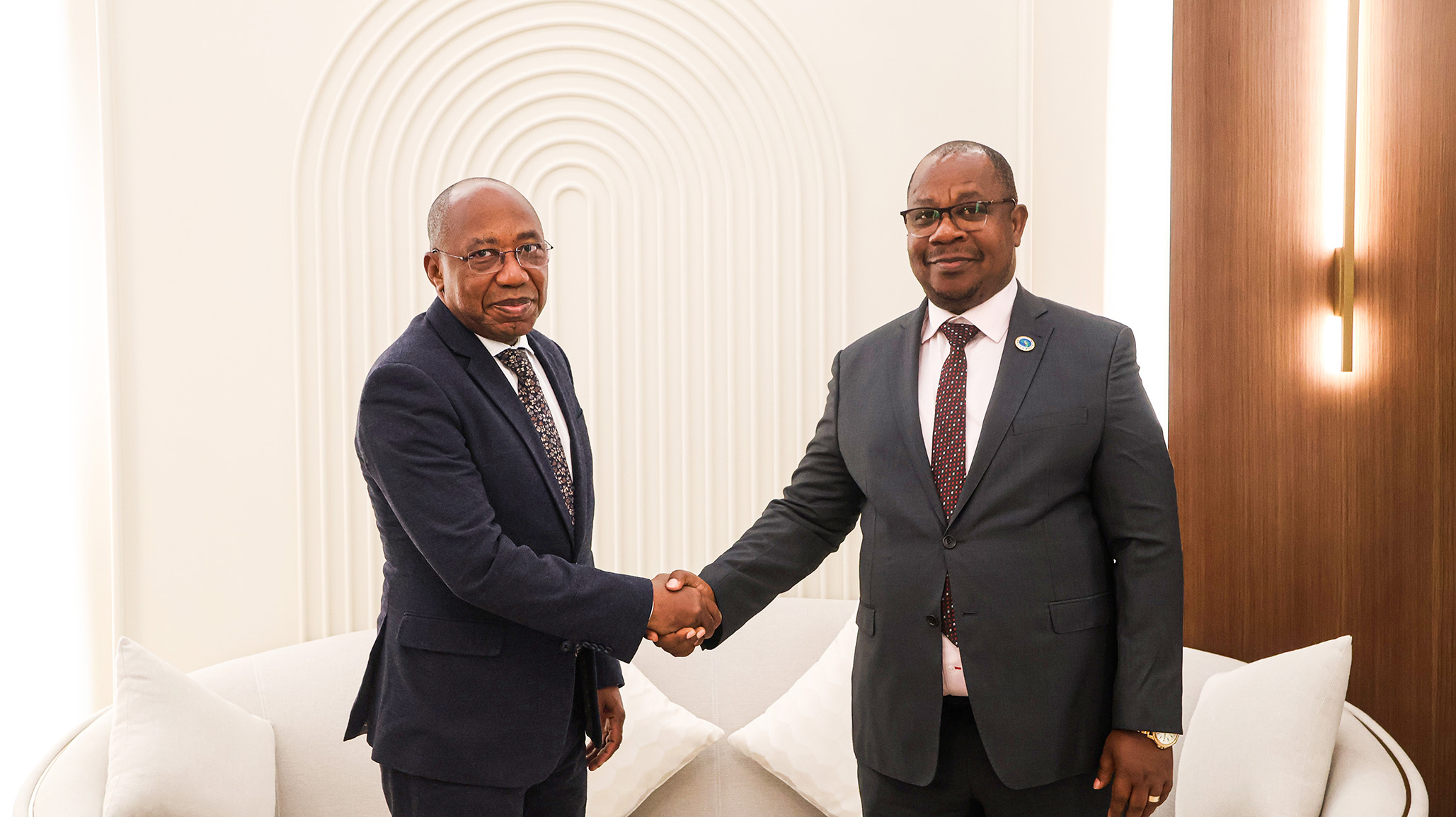 Le Représentant Permanent de la CEEAC auprès de l’Union Africaine présente ses civilités au Président de la Commission de la CEEAC. — 1