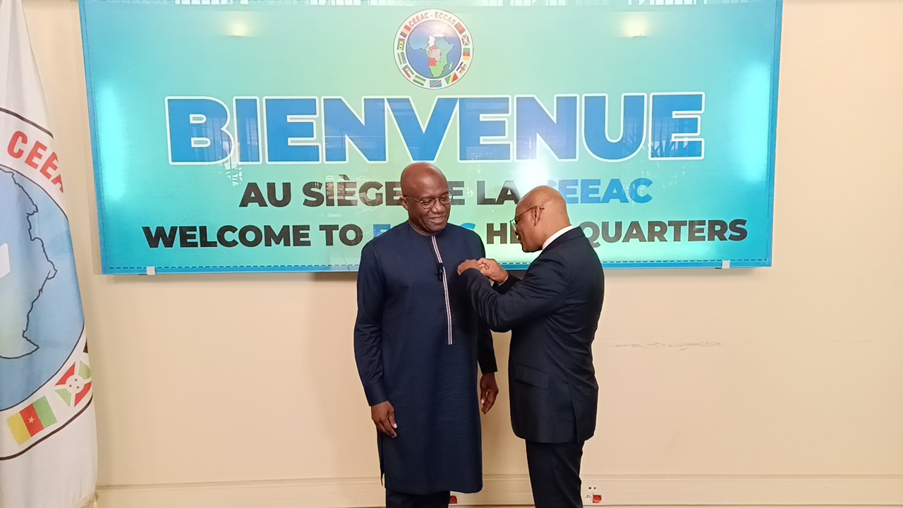 PRÉSENTATION DES LETTRES D’ACCRÉDITATION DU DIRECTEUR DU BUREAU RÉGIONAL DU HAUT-COMMISSARIAT DES NATIONS UNIES — 4